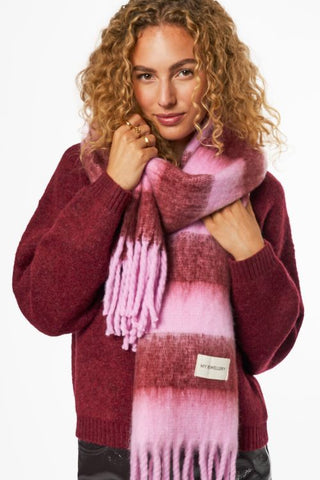Roze Sjaal met burgundy strepen
